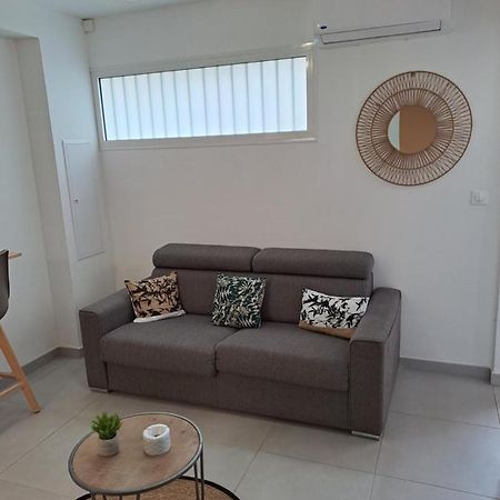Appartement Cosy, T2 Situe En Centre Ville De Saint-Pierre Eksteriør bilde